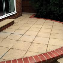 domestic-cleaning-garden-patio-after-jet-cleaning